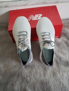 New Balance Women's ROAV Fresh Foam Sportstyle Running Shoes new size 10.5D